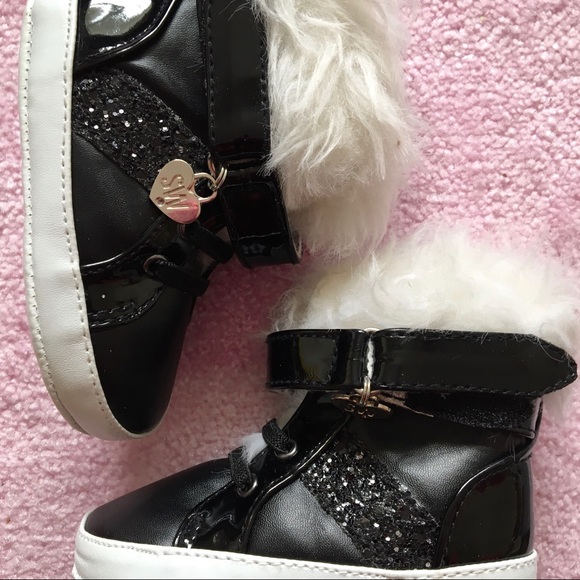 Stuart Weitzman Baby Cuff Booties - Picture 3 of 3
